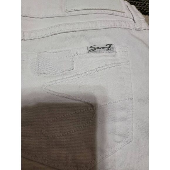 Seven Jeans Easy Fit Shorts - Picture 4 of 5